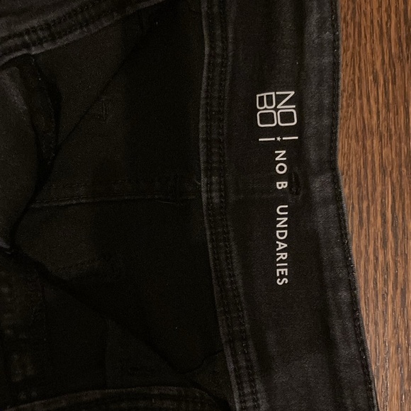 Black No Boundaries shorts size 9 - Picture 3 of 4